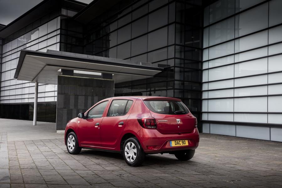  Dacia Sandero 2017 года  (UK) (фото 16 из 30)
